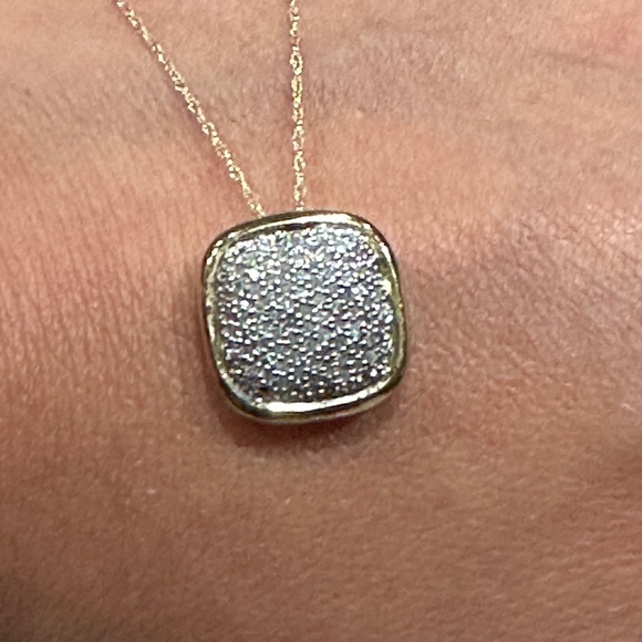 New 18k & Silver Diamond Cluster Pendant - Picture 10 of 12